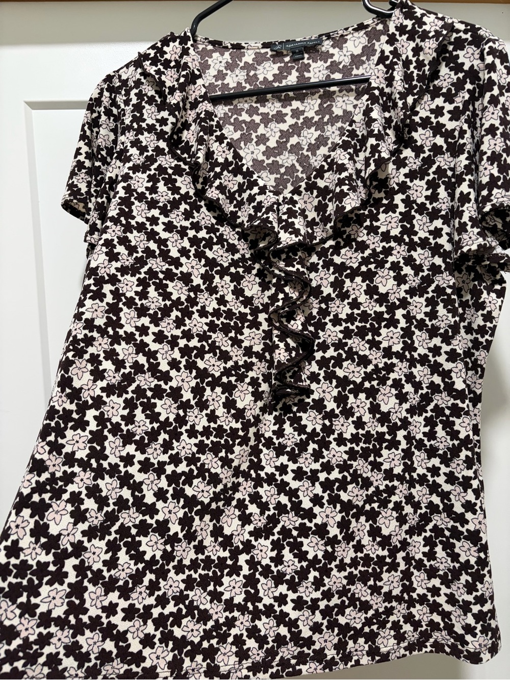 Adrianna Papell Black and White Floral Ruffle V-Neck Blouse